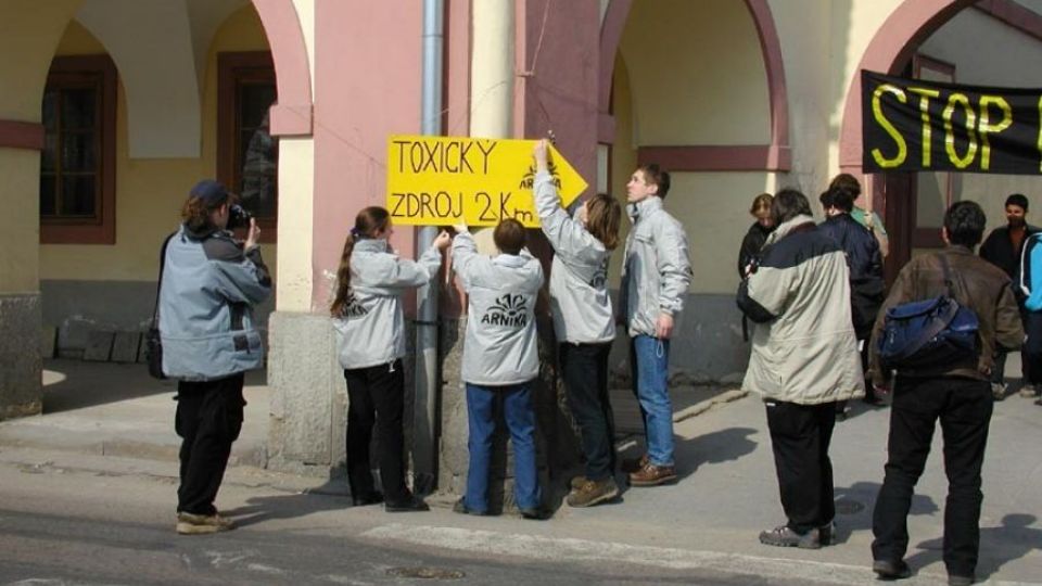 Petiční akcí v Lysé Arnika oslavila Celosvětový den alternativ ke spalovnám