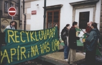 Arnika vyzvala Senát k Šetrnému papírování 