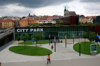 City Park - obchodní dům u historických hradeb