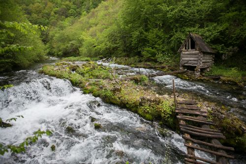 Bosna reky copy right Majda Slámová