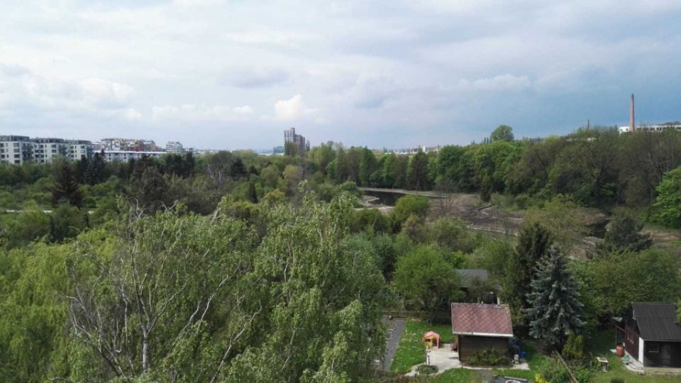 Vyzýváme pražské dominikány a developera JRD, aby neničil zelenou oázu ve Vysočanech