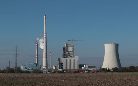 Emise nebezpečných látek v ČR převážně klesají, ale v některých místech to neplatí