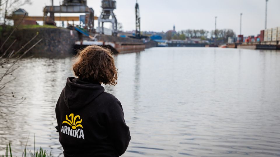 Spalovna zdravotnického odpadu na lodi. Arnika upozorňuje na bezprecedentní záměr v přístavu Mělník