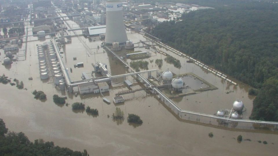 Spolana a okolí během povodní 2002