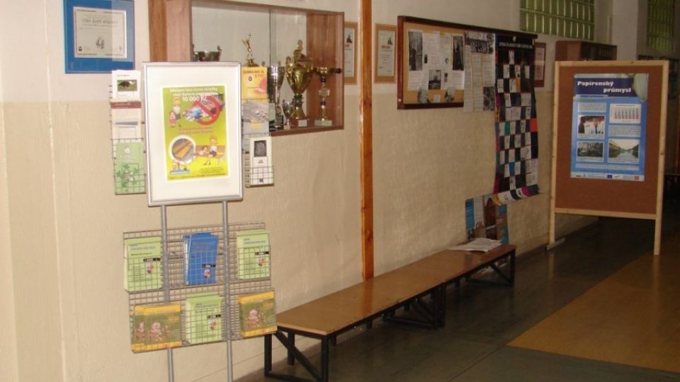 Výstava Šetrné papírování na pražském EKO gymnáziu 