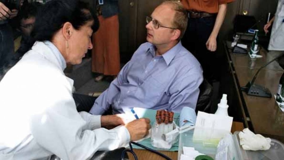 Taking a blood sample from Minister Ambrozek 23.6.2004
