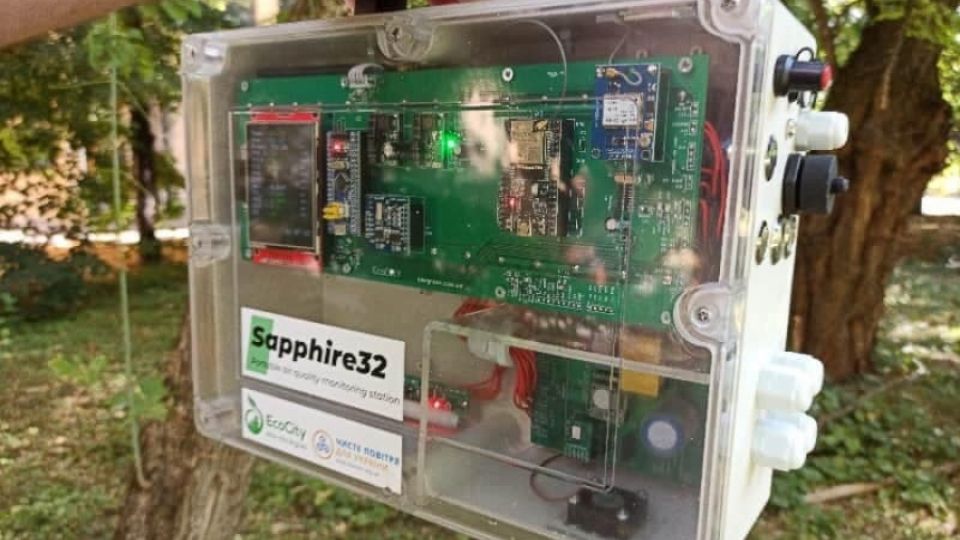 Ukrainian eco-activists have developed mobile public monitoring station which has no equivalent in Europe