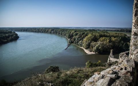 Dunaj-Odra-Labe: Projekt šílenství