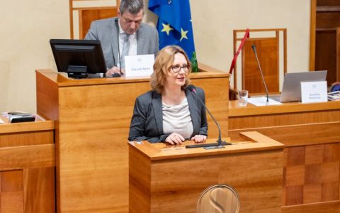 Senát hostil seminář o PFAS: Odborníci a senátoři volají po urychleném zákazu „věčných chemikálií“