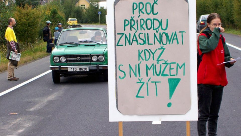 Mobilizace na silnici v Nových Heřminovech