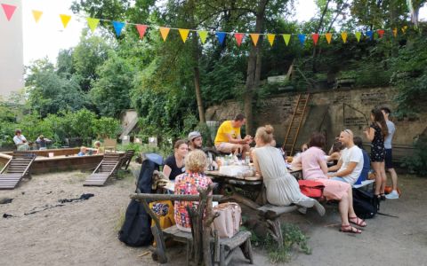 Jak tvořit sousedství? Spolkové setkání s Probuďme Nusle