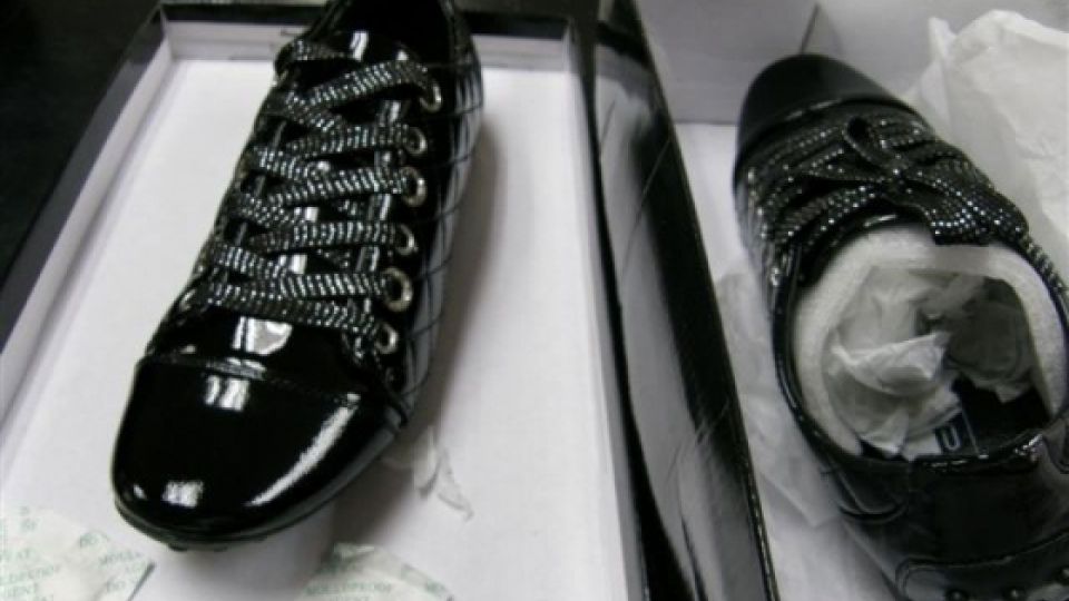 Dívčí obuv - Sport patent leather shoes