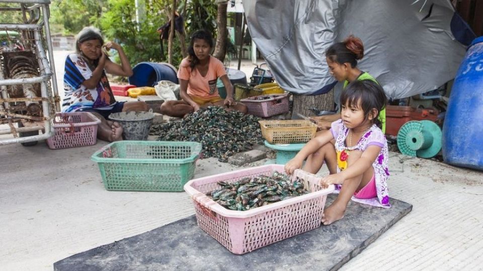 Špinavé metody recyklace v Thajsku ničí životní prostředí a živobytí místních. Změnit to může registr znečišťovatelů a právo na informace