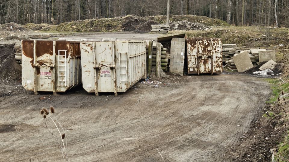 Znečišťuje, ohrožuje, ale kapacitu mu zvýšili. Co oči nevidí, to šluknovská příroda unese