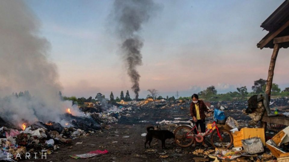 Kalasin – ‘Cleanly Hill’ in Thailand covered with tons of e-waste