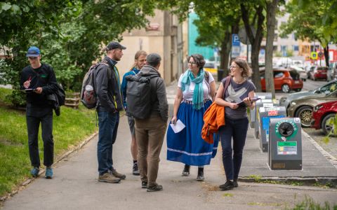 Vycházka po Vysočanech a panelová diskuse: bydlení a výstavba ve střední Evropě