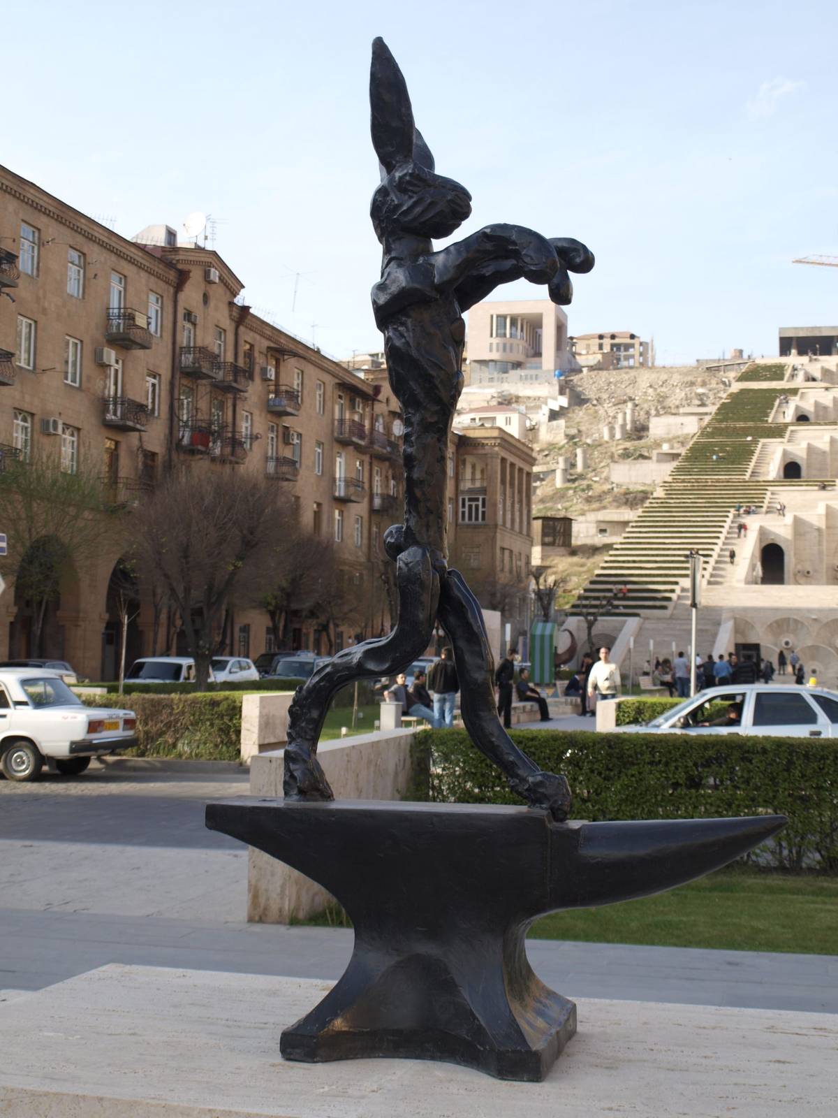 Statues in Yerevan.jpg