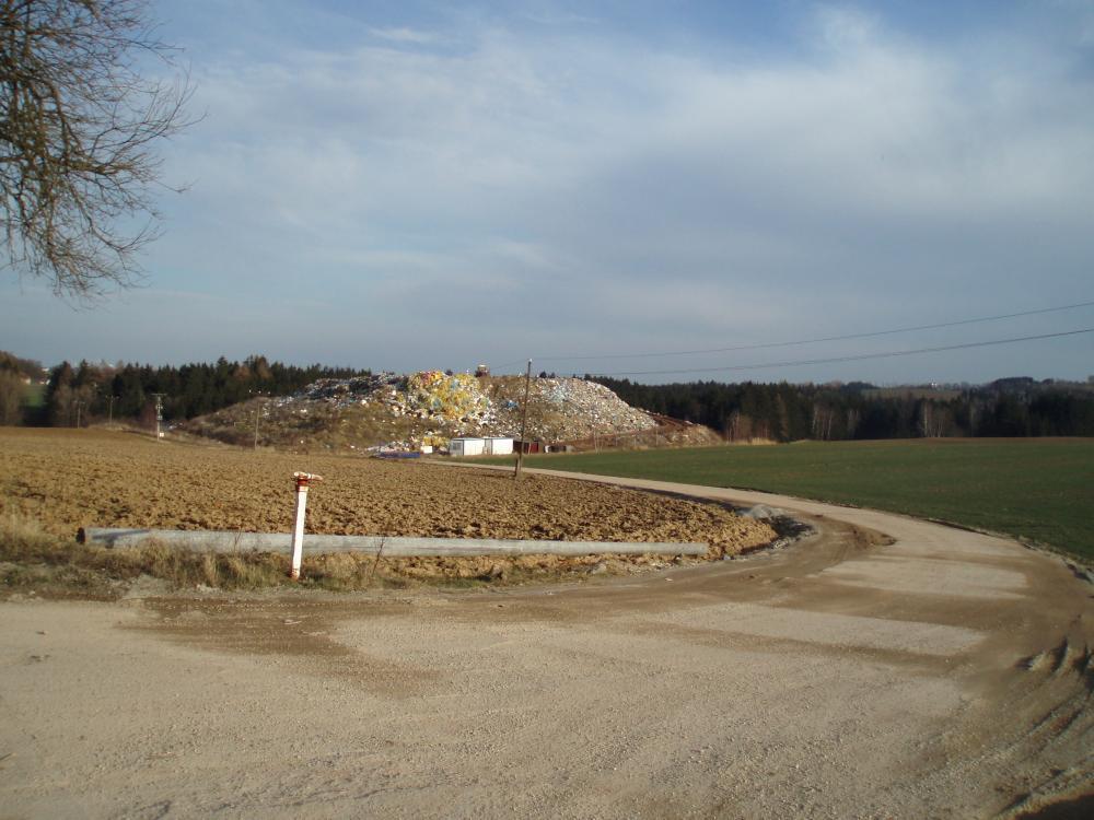 The whole view of a landfill.jpg