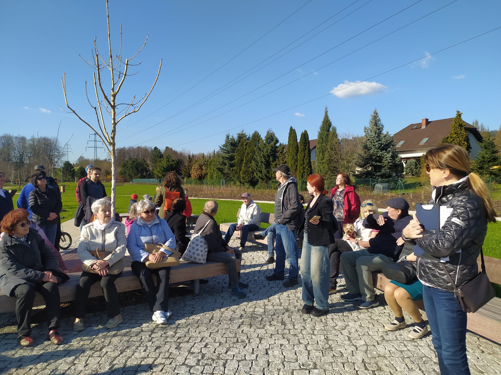 250403 Bystrice park foto Bystřice Muz IC1