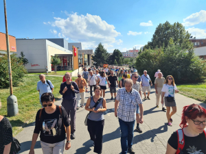 S&iacute;dli&scaron;tě Ď&aacute;blice: zbour&aacute; CPI Radovana V&iacute;tka budovu Včely, navzdory protestům obyvatel i &uacute;zemn&iacute; studii?