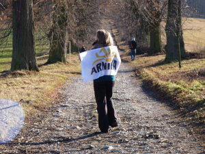 Jak&yacute; př&iacute;běh bude vypr&aacute;vět Alej roku 2025? Lid&eacute; mohou nominovat sv&aacute; obl&iacute;ben&aacute; stromořad&iacute; v patn&aacute;ct&eacute;m ročn&iacute;ku obl&iacute;ben&eacute; ankety