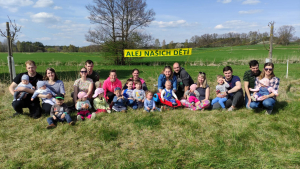 Anketa Alej roku 2023 m&aacute; prvn&iacute; nominovan&eacute;. Lid&eacute; s&aacute;zej&iacute; nov&eacute; aleje pro dal&scaron;&iacute; generace a chr&aacute;n&iacute; historick&eacute; aleje sv&yacute;ch předků