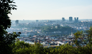 V Praze je nejv&iacute;ce nedostupn&eacute; bydlen&iacute; v Evropě, a krize se d&aacute;le prohlubuje. Ře&scaron;en&iacute; hled&aacute; nov&aacute; studie Arniky