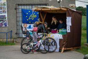 Kolem pades&aacute;ti cyklistů vyj&aacute;dřilo &uacute;čast&iacute; na Tour de Aleje podporu stromům