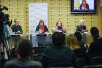 Zakázané, ale stále na pultech. Testy v Srbsku odhalily plastové zboží plné nebezpečných ftalátů