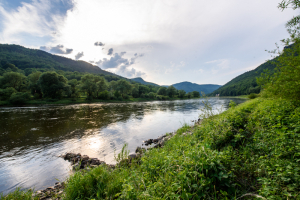 V době v&scaron;eobecn&eacute;ho &scaron;etřen&iacute; se st&aacute;t chyst&aacute; vyhodit 17,6 miliardy za zbytečn&eacute; vodn&iacute; stavby