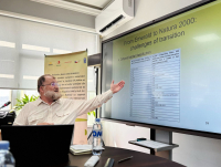 Mr. Roth explaining the main differences between the Emerald and Natura 2000 networks.