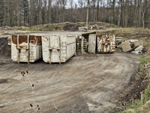 Zneči&scaron;ťuje, ohrožuje, ale kapacitu mu zv&yacute;&scaron;ili. Co oči nevid&iacute;, to &scaron;luknovsk&aacute; př&iacute;roda unese