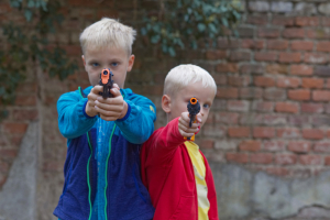 L&aacute;tky nabour&aacute;vaj&iacute;c&iacute; hormon&aacute;ln&iacute; syst&eacute;m najdeme v předmětech denn&iacute;ho použit&iacute;. Je třeba změnit legislativu!