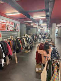 Třinec swapuje. Jarn&iacute; v&yacute;měna oblečen&iacute; v hale STARS uk&aacute;že, že nejlep&scaron;&iacute; m&oacute;da je ta, kter&aacute; už existuje